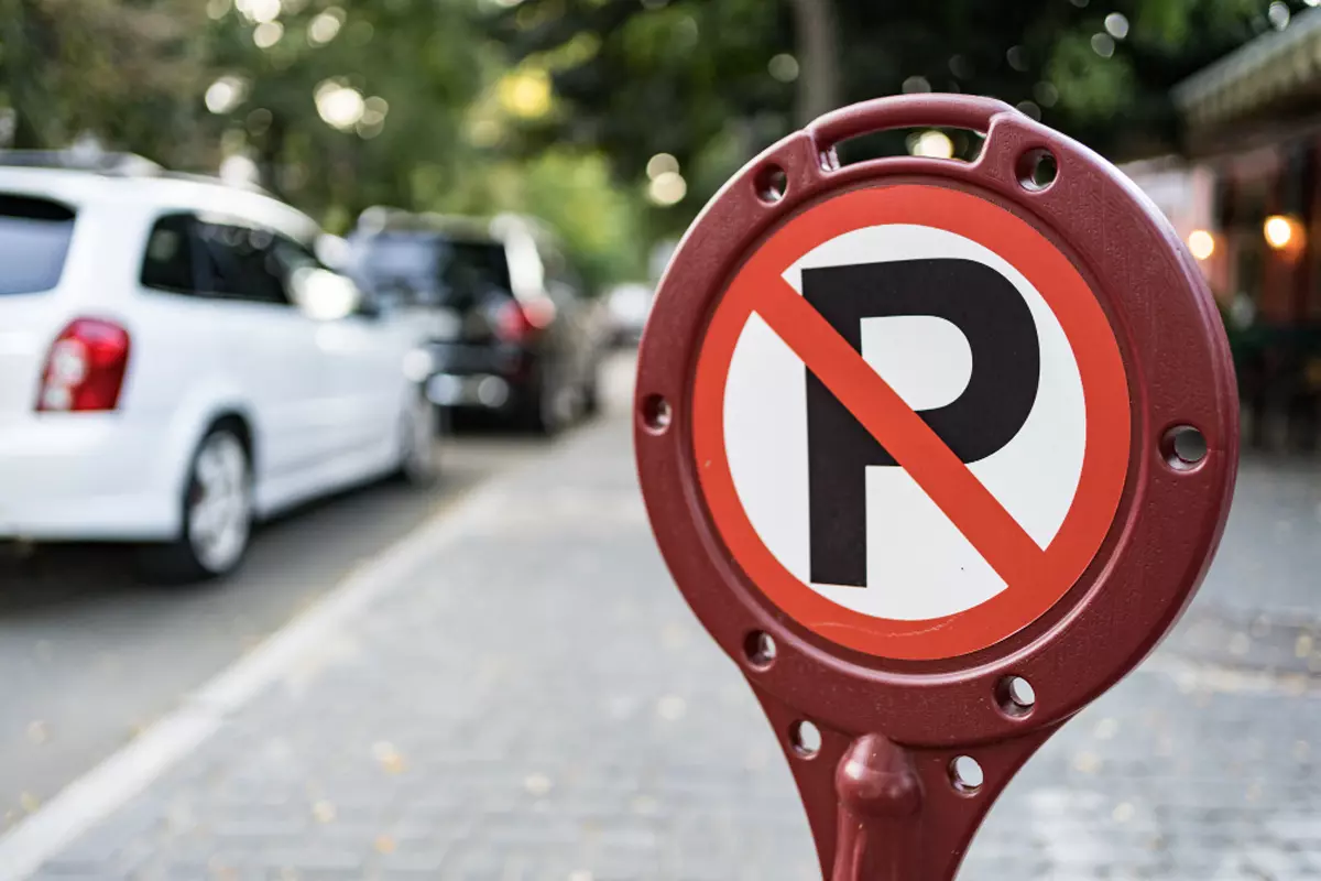 Multa por estacionar em local proibido - Freepik Grátis